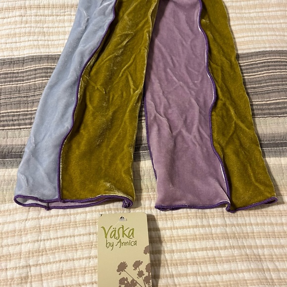 Multicolor velvet scarf by Väska by Annica. NWT - Picture 3 of 4